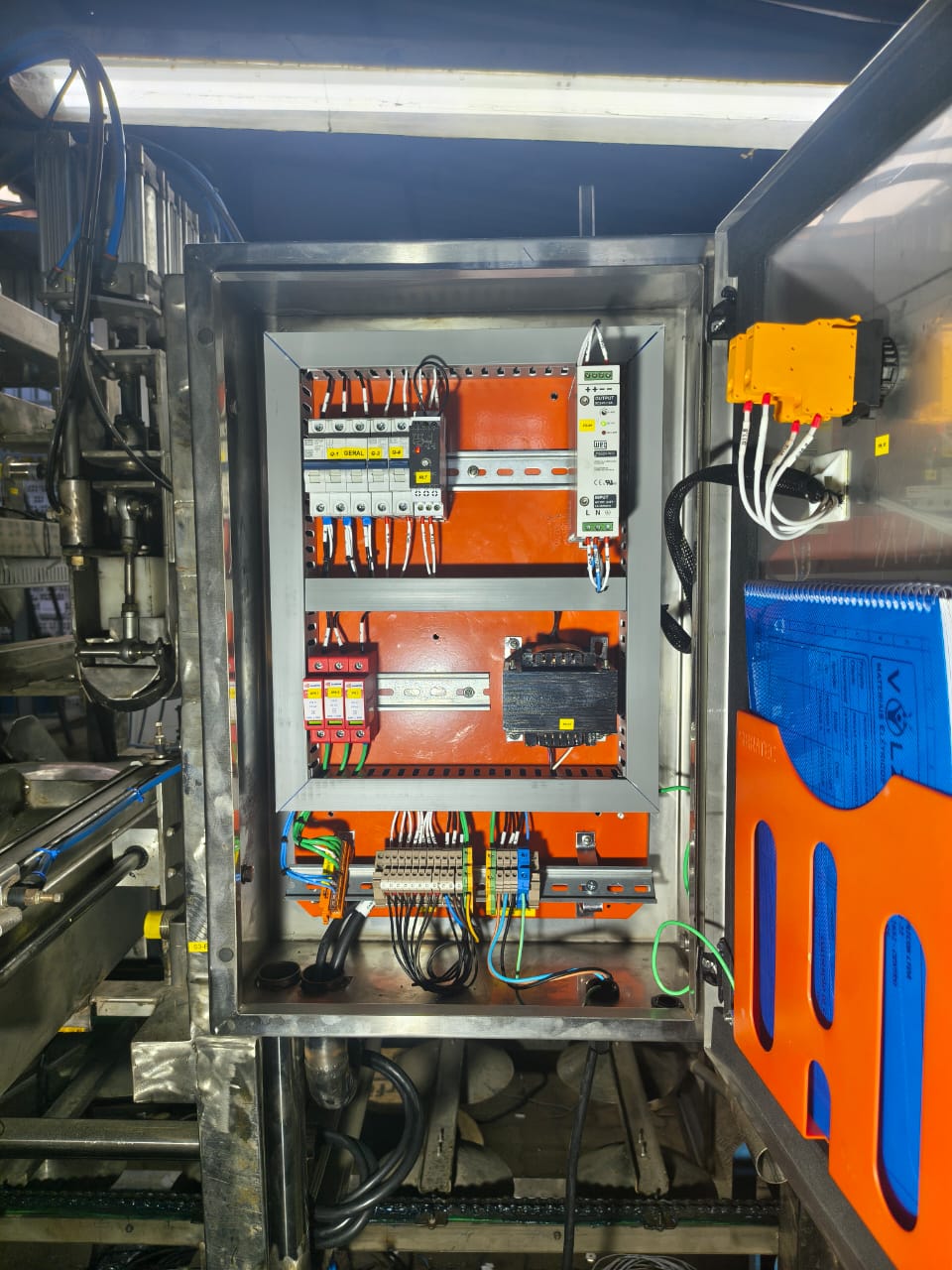 Painel Völz instalado e em operação na planta do cliente